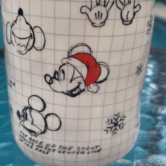 New Disney Sketchbook Mickey Mouse Mug Santa lid - Picture 7 of 12